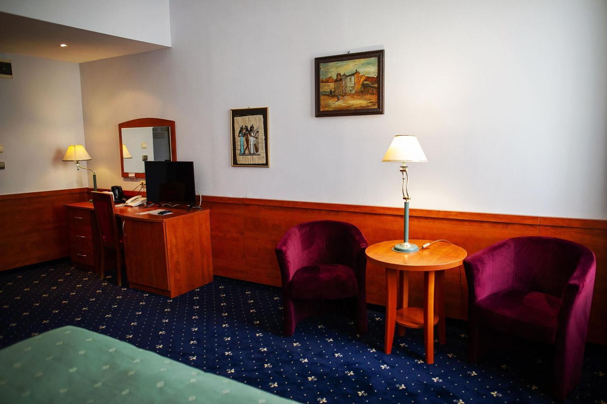 Pietrak Hotel Gniezno Kültér fotó