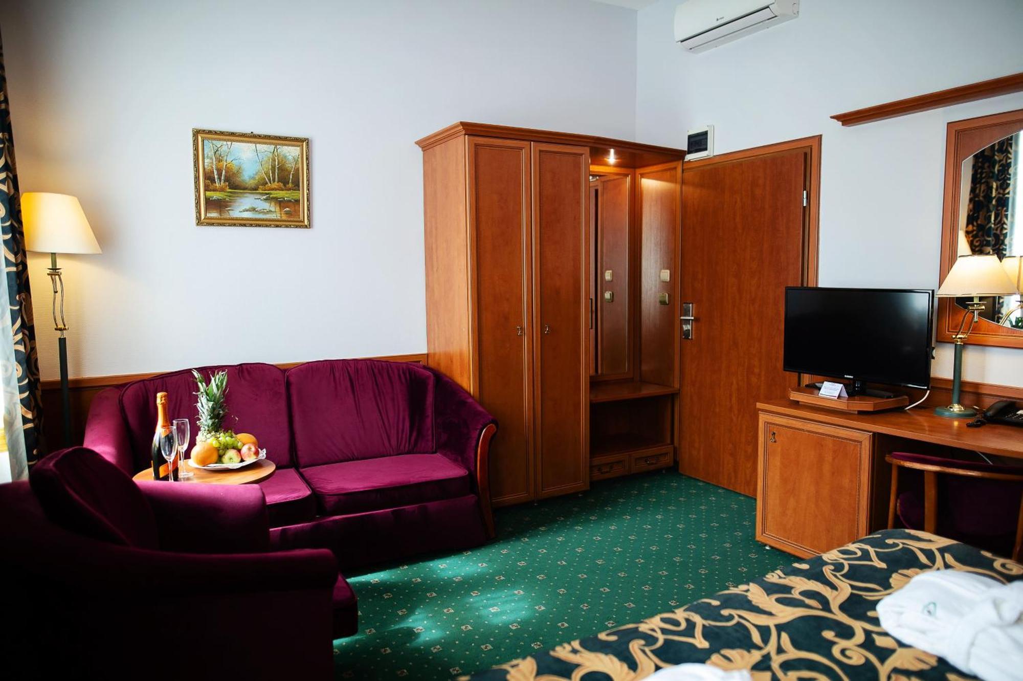 Pietrak Hotel Gniezno Kültér fotó
