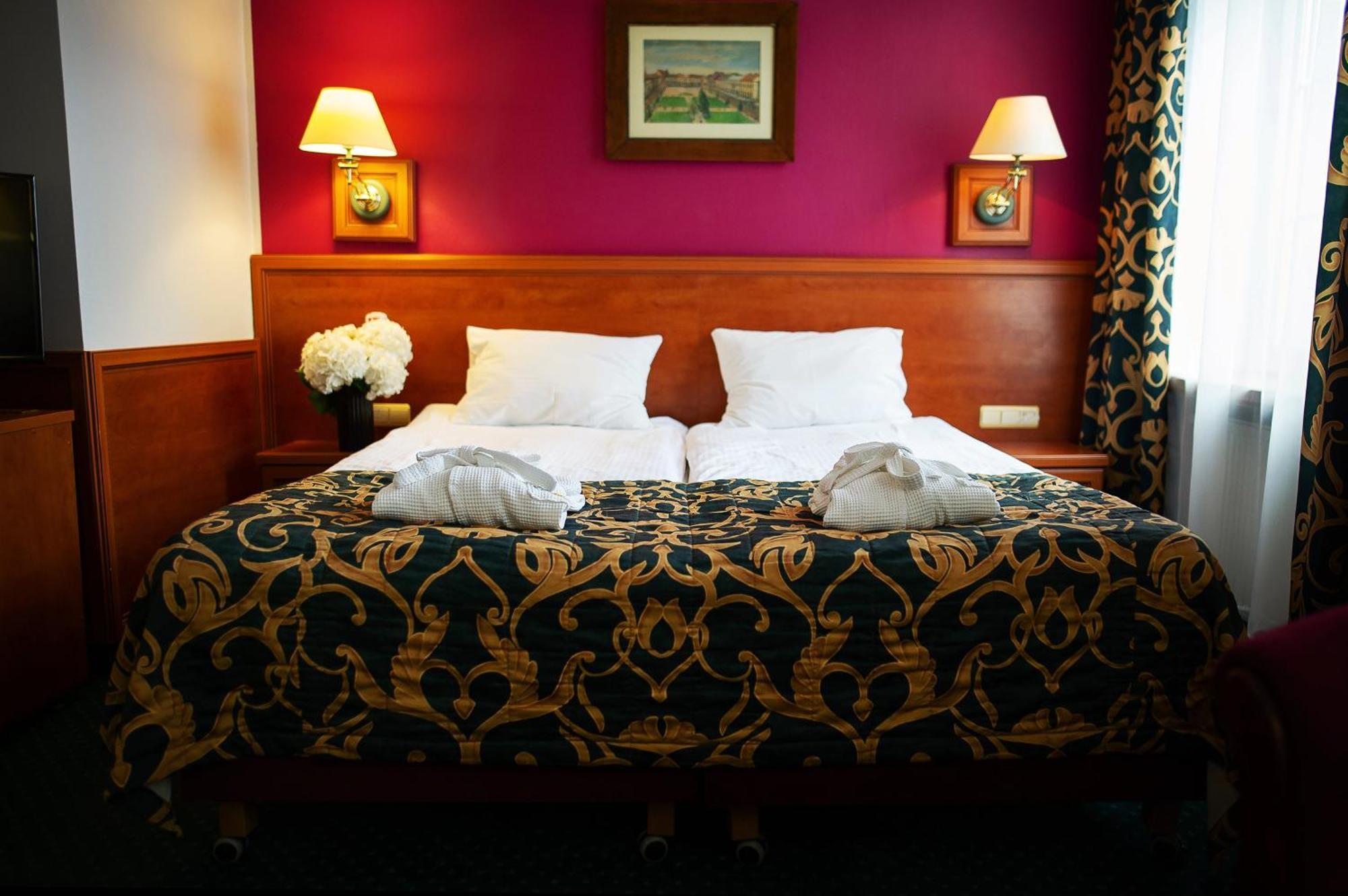 Pietrak Hotel Gniezno Kültér fotó
