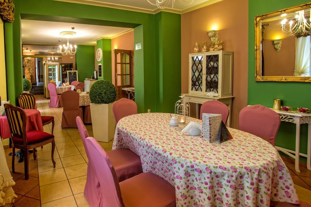 Pietrak Hotel Gniezno Kültér fotó