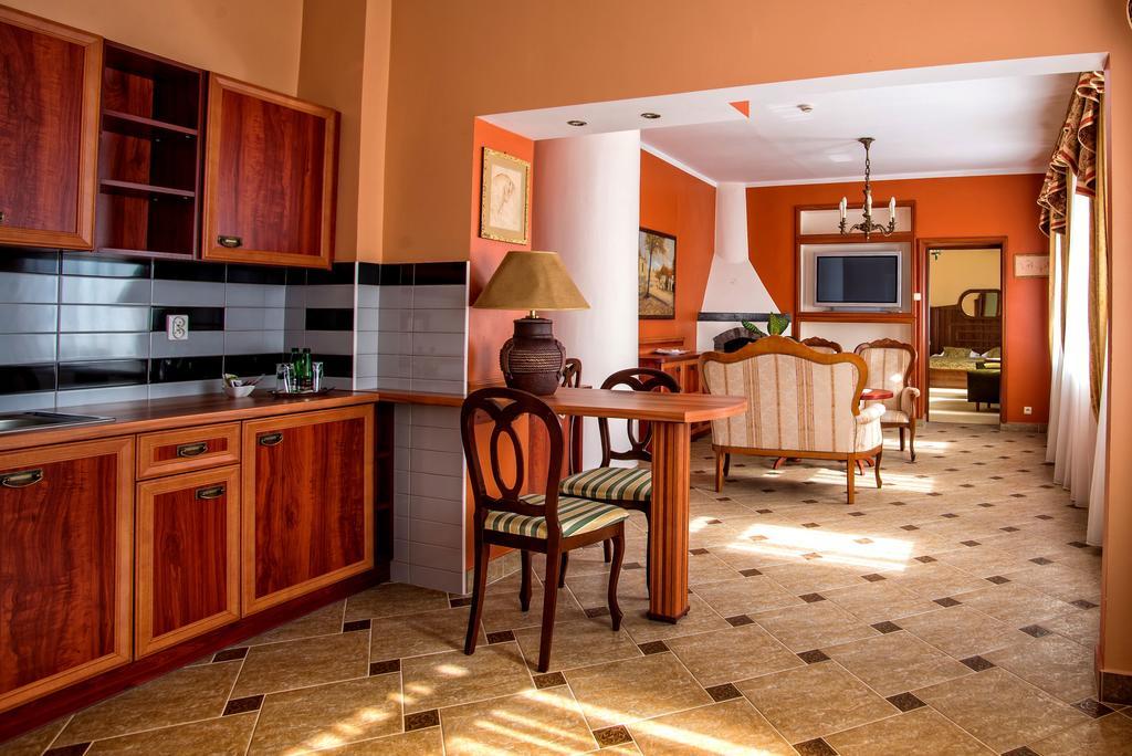 Pietrak Hotel Gniezno Kültér fotó